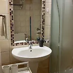 Bobita 아파트호텔 3*